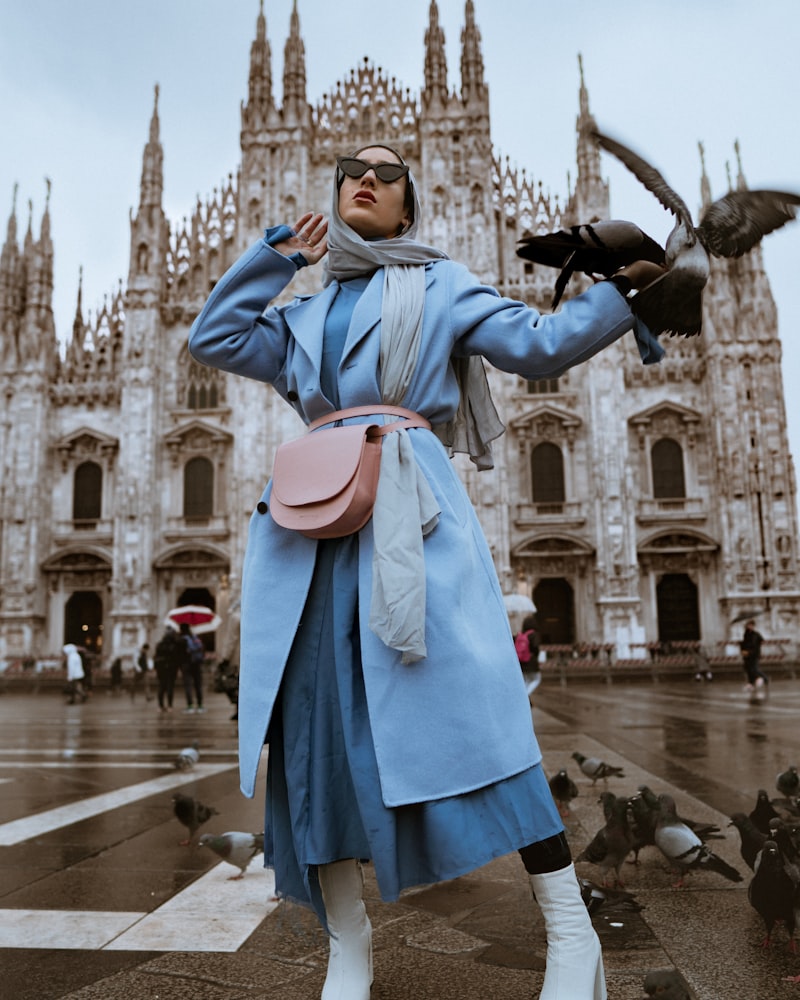 Elegant Black Evening Dress thumbnail 2